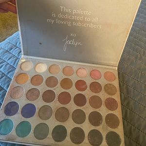 Morphe Jaclyn Hill eyeshadow pallet